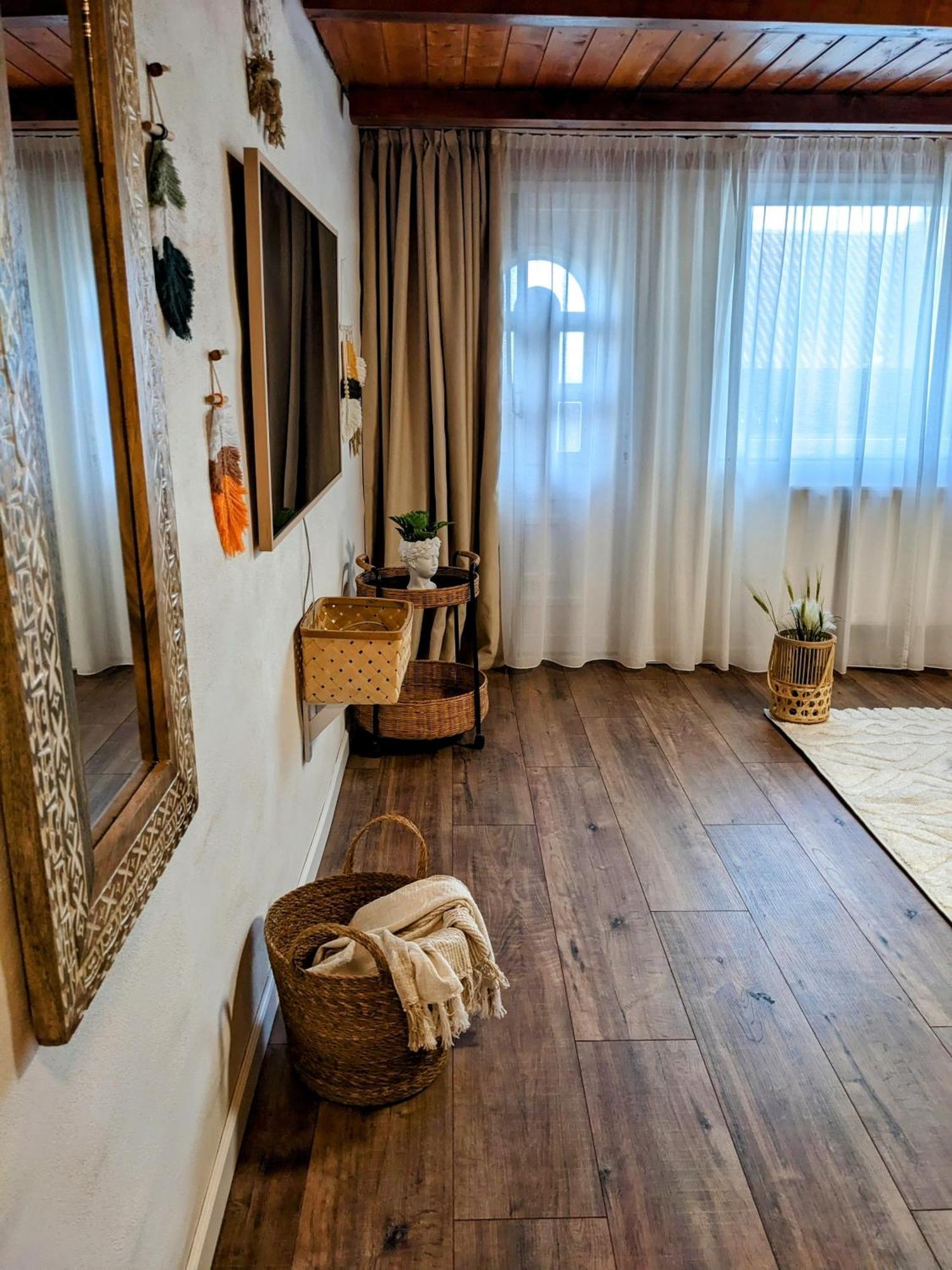 Tokaj Zlata Putna - Restaurant & Pension Vinicky Ngoại thất bức ảnh