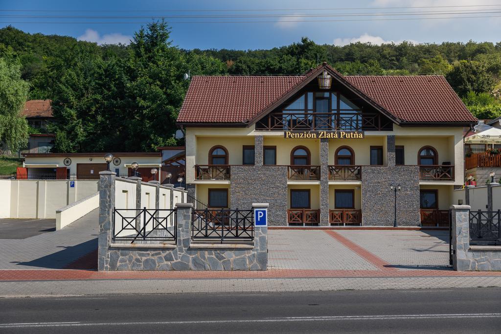 Tokaj Zlata Putna - Restaurant & Pension Vinicky Ngoại thất bức ảnh