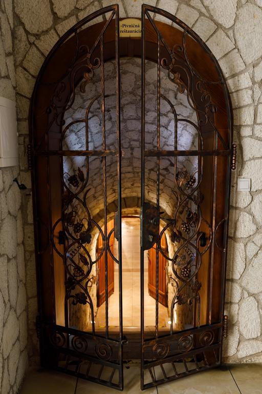 Tokaj Zlata Putna - Restaurant & Pension Vinicky Ngoại thất bức ảnh